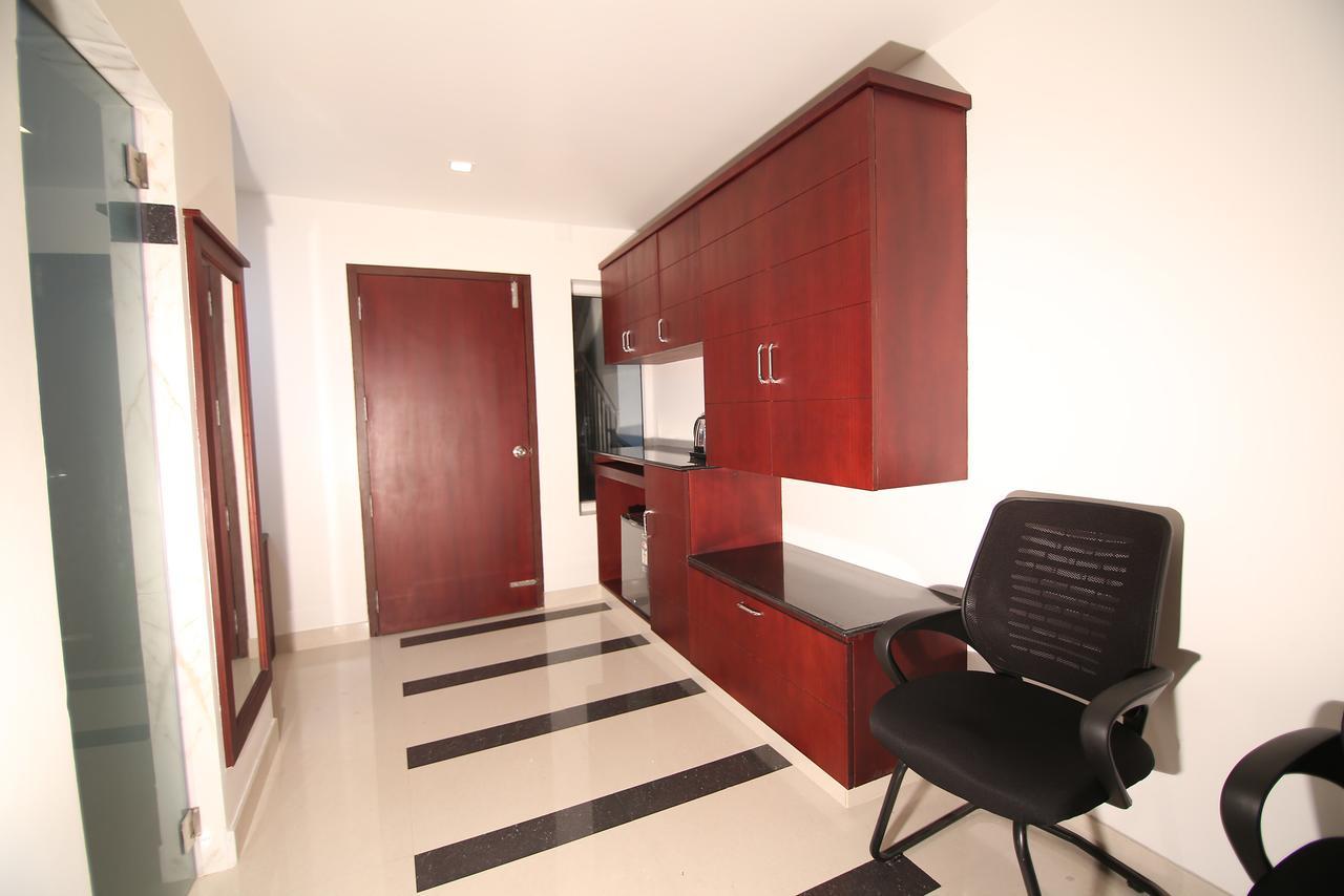 Omnest Hotel Kochi Exterior foto